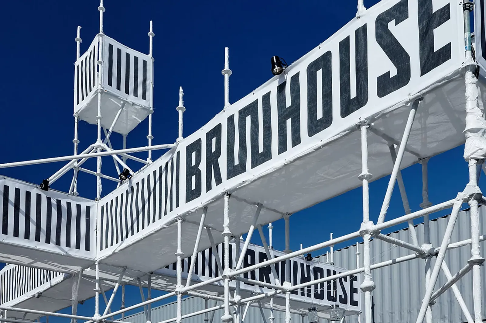 BRLO Brwhouse, Biergarten & Pop Up 10